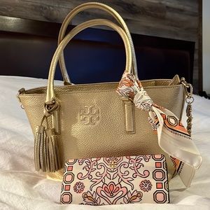 Stunning Tory Burch bag